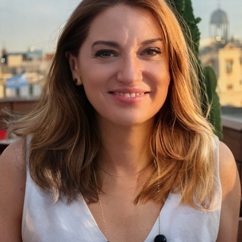 Retrato de RAQUEL DE LA MATA RAMÍREZ